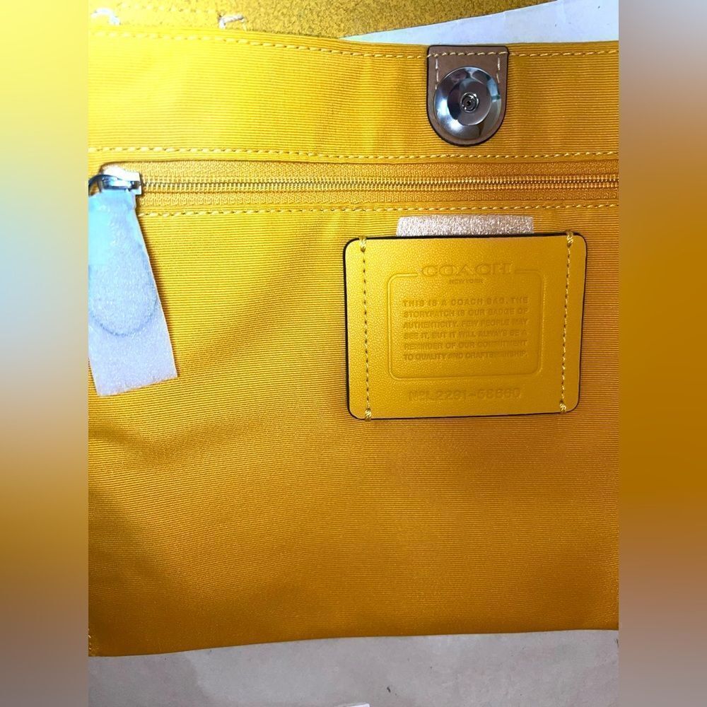 🔥🎁NWT! Coach DERBY Tote Handbag Pebble Leather Latte Msrp:$350.00 - Picture 7 of 9